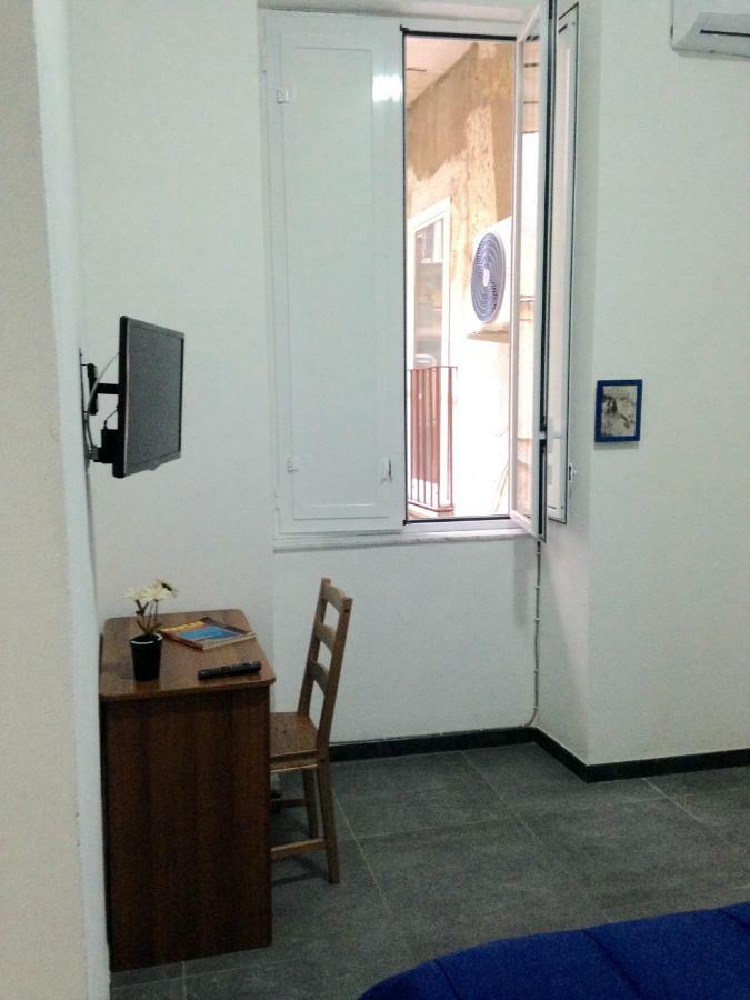 מלון נאפולי Domus 19 מראה חיצוני תמונה